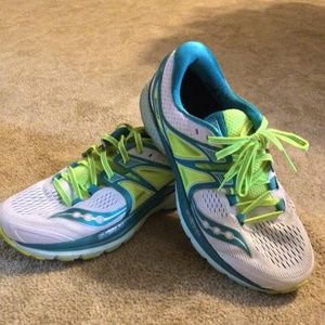 Saucony Triumph women’s running shoes